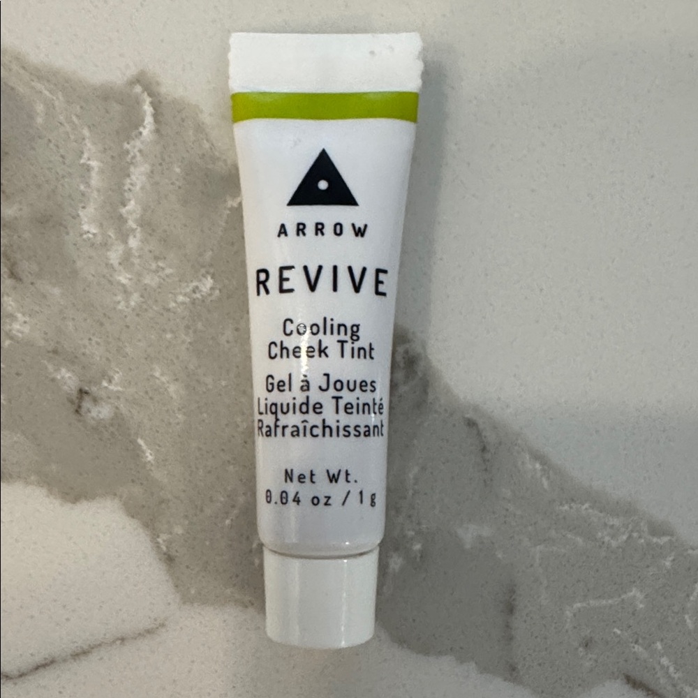 🌸5/$25🌸 Arrow revive cooling cheek tint in berry flush